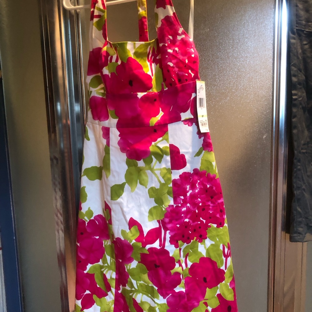 Jones New York NWT size 4p floral print halter dress.